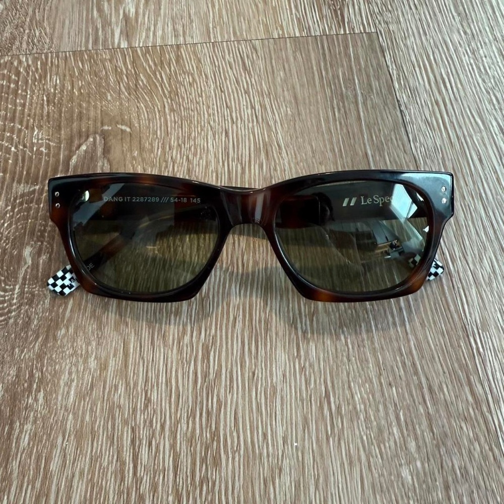 Le Spec ‘Dang It’ glasses in tortoiseshell